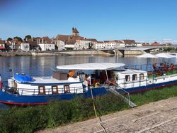 Stylish 31,40m x 4,74m Luxe Motor hotel barge with recent TRIWV