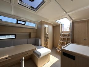 2025 Bavaria C42 18