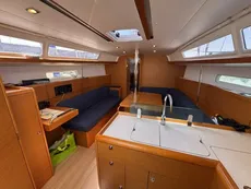 2016 Jeanneau Sun Odyssey 389