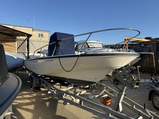 2000 Boston Whaler Dauntless 22