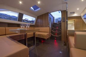 Manufacturer Provided Image: Wauquiez Pilot Saloon 48