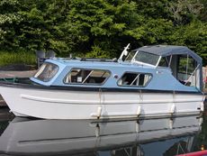 24' Dolphin cruiser 6'10" Renovated