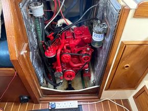 Sadler 32  - Engine